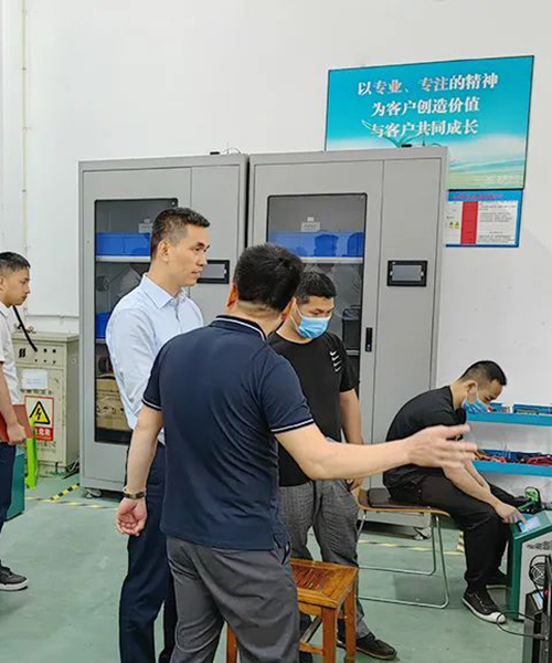 縣委書(shū)記張本鋒一行調(diào)研浙江科暢電子股份有限公司的圖片